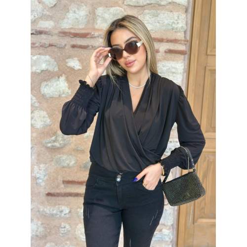Kadın Uzun Kollu Dökümlü Kruvaze Yaka Kol Ucu Gipeli Sandy Bluz Kadın Uzun Kollu Dökümlü Kruvaze Yaka Kol Ucu Gipeli Sandy Bluz