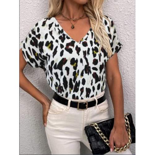 Kadın Kısa Kollu V Yaka Leopar Desen Krep Bluz