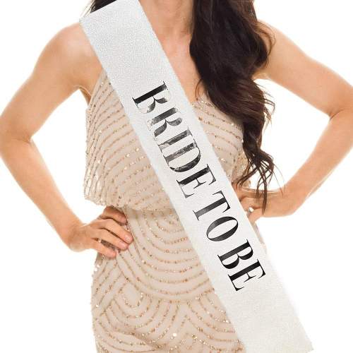 Beyaz Üzeri Gümüş Büyük Bride To Be Yazılı Simli Işıltılı Kuşak Kemer 10 cm Genişlik Beyaz Üzeri Gümüş Büyük Bride To Be Yazılı Simli Işıltılı Kuşak Kemer 10 cm Genişlik