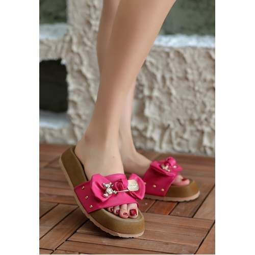 Fuşya Cilt Ayıcıklı Terlik Fuşya Cilt Ayıcıklı Terlik