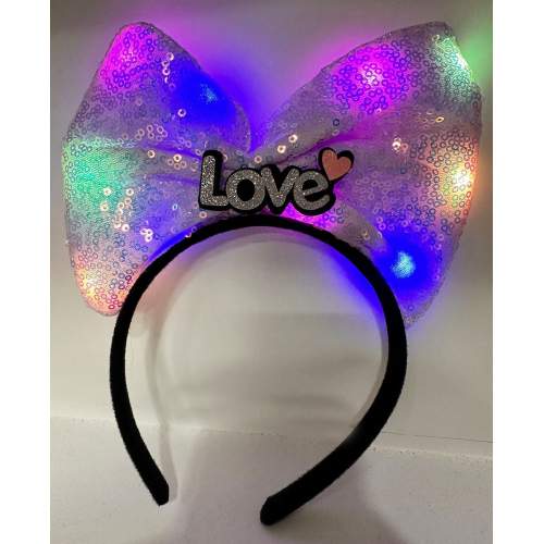 Led Işıklı 3 Farklı Fonksiyonda Yanan Gümüş Love Yazılı Lila Fiyonk Taç 20X17 cm Led Işıklı 3 Farklı Fonksiyonda Yanan Gümüş Love Yazılı Lila Fiyonk Taç 20X17 cm