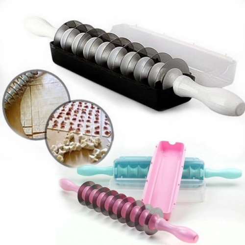 Pratik 9 Bıçaklı Mantı Kesme Merdanesi Pratik 9 Bıçaklı Mantı Kesme Merdanesi